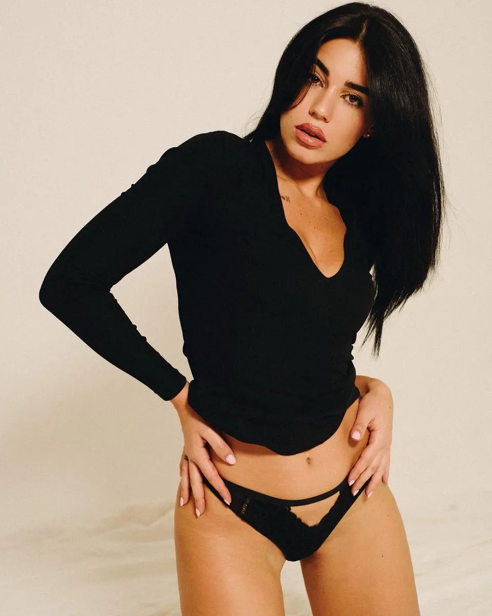 Anabella escort in Dubai