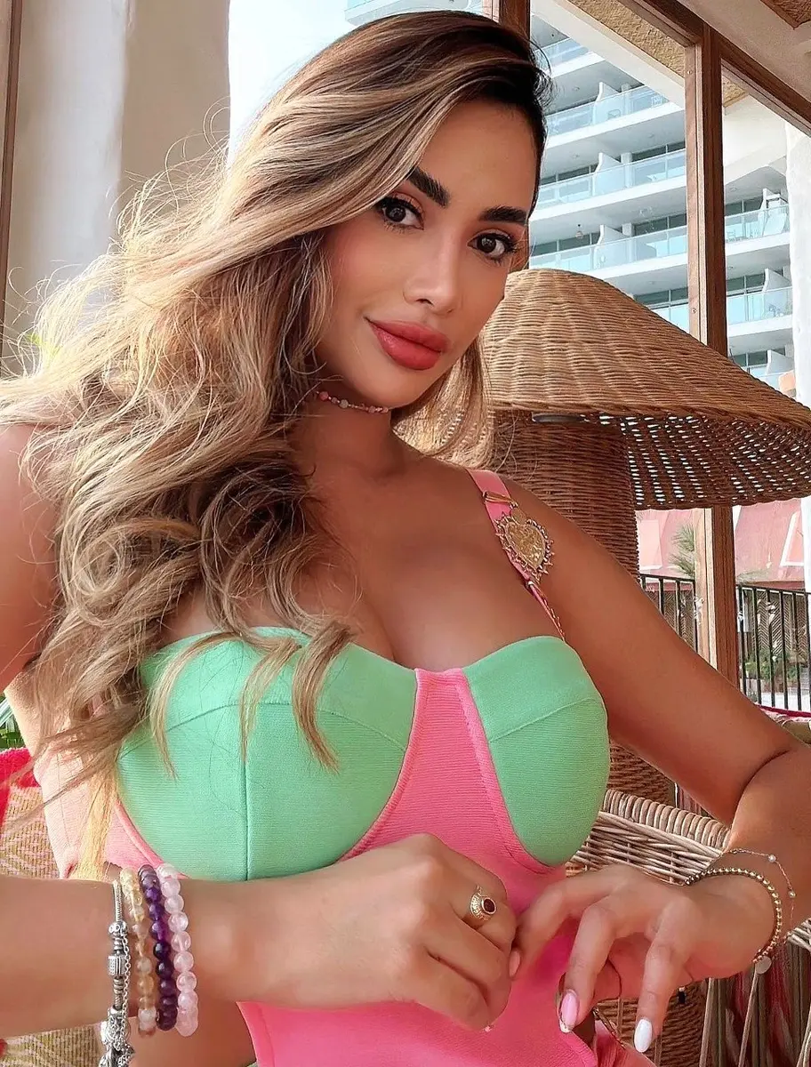 Ariana escort in Dubai
