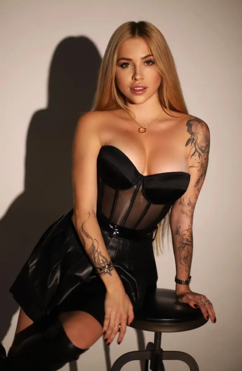 Elly escort in Dubai