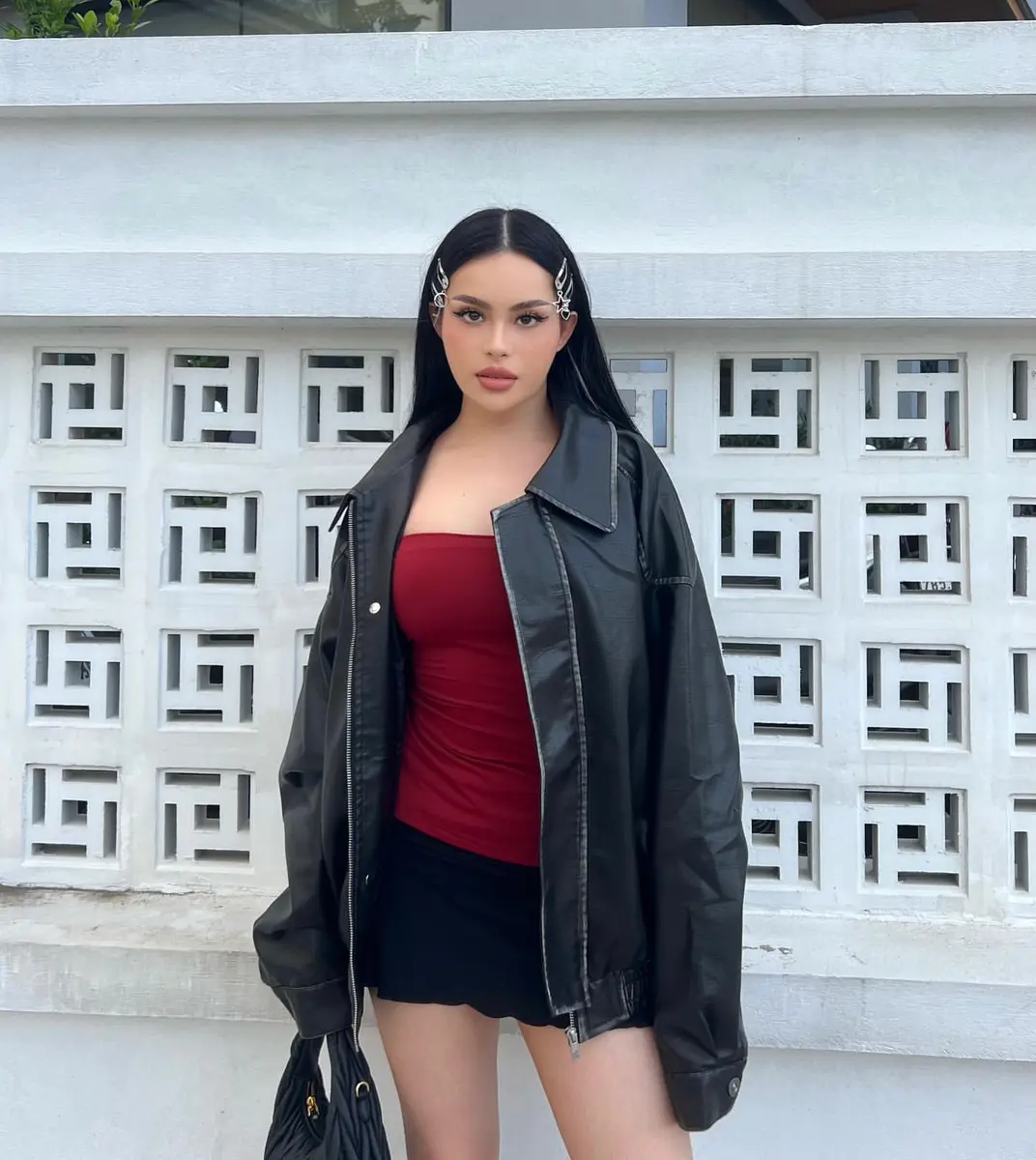 HAYALEY escort in Dubai