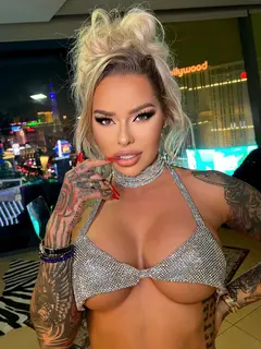 Lana escort in Dubai