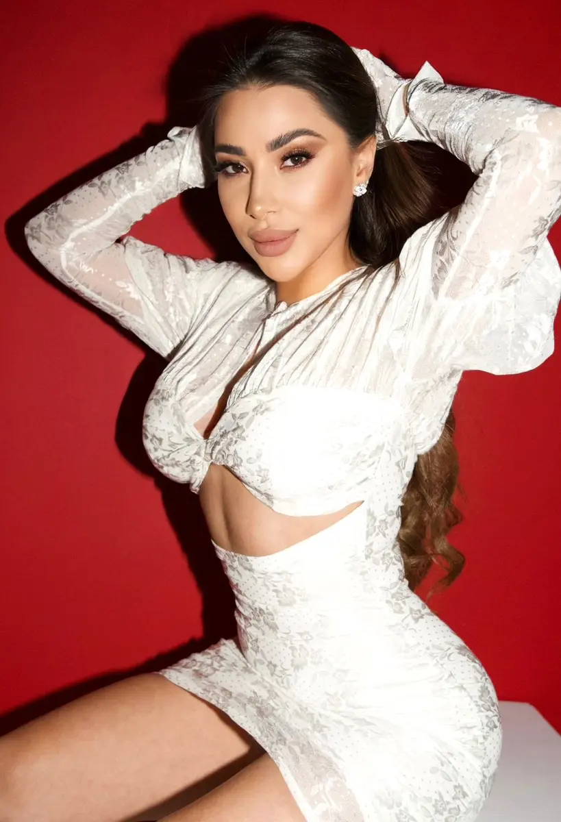  Lara escort in Dubai