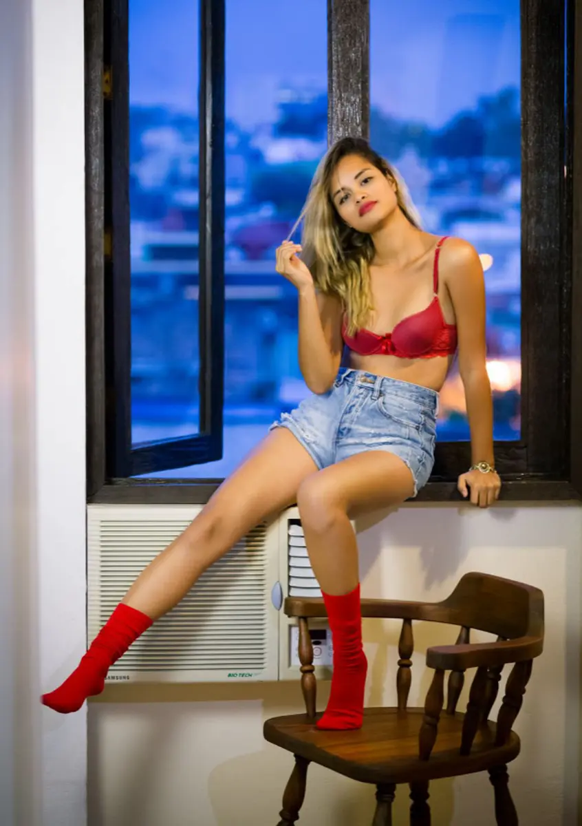 Poppy escort in Dubai