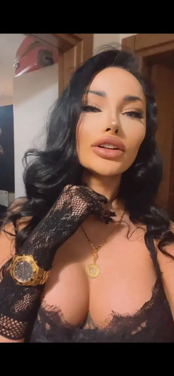 Sude escort in Dubai