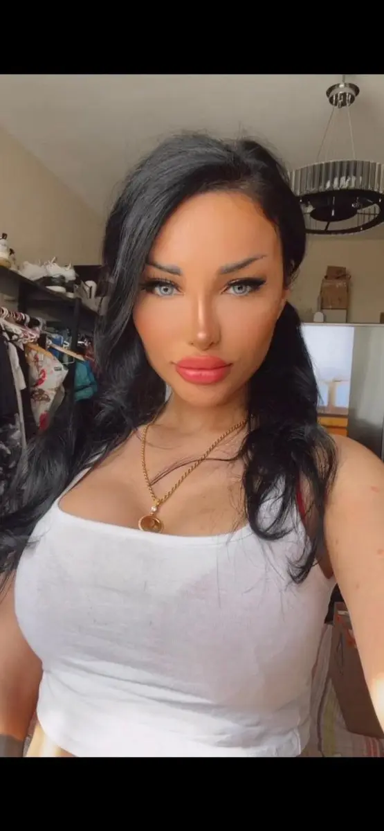 Sude escort in Dubai