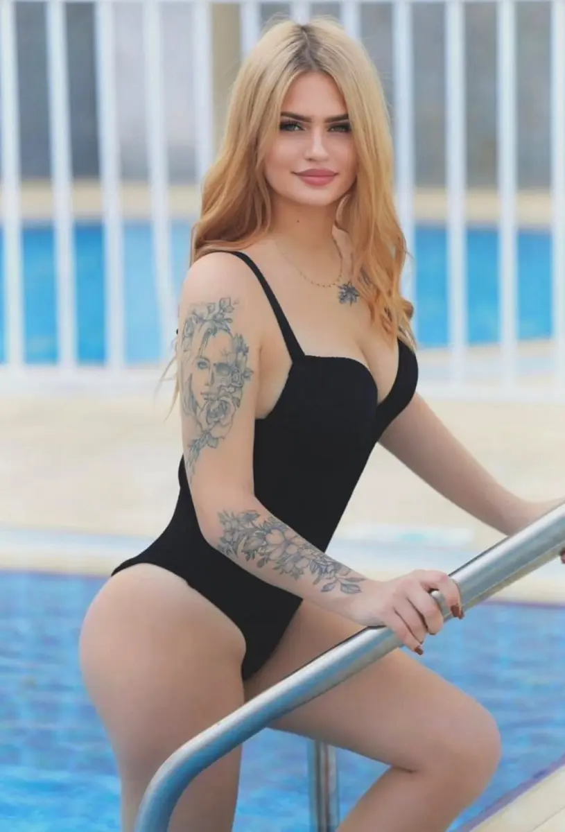 Viola escort in Dubai