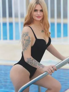 Viola escort in Dubai